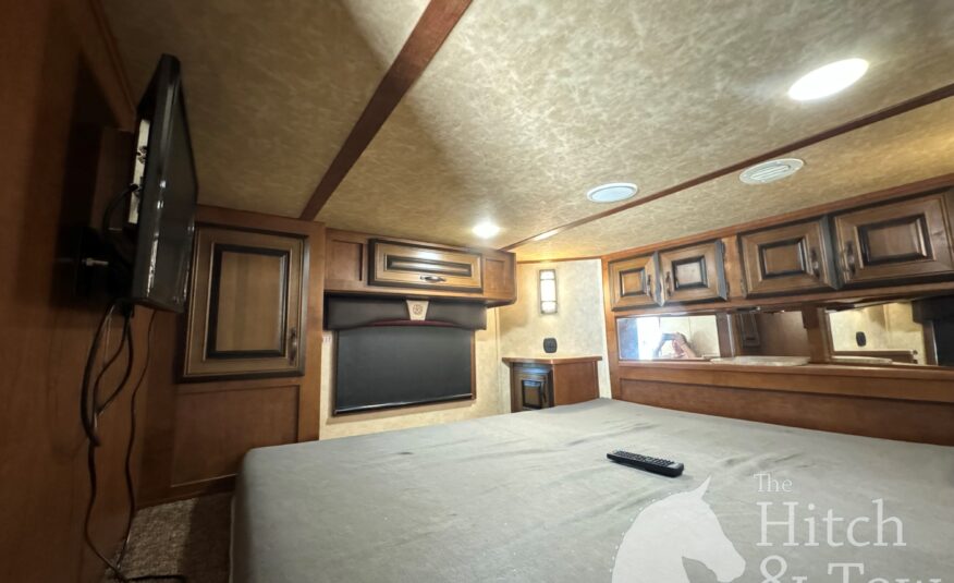 2018 BISON PREMIERE 3 HORSE W/ 19′ LIVING QUARTERS, SLIDE OUT & MORE!! $58,500