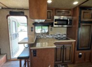 2018 BISON PREMIERE 3 HORSE W/ 19′ LIVING QUARTERS, SLIDE OUT & MORE!! $58,500