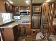 2018 BISON PREMIERE 3 HORSE W/ 19′ LIVING QUARTERS, SLIDE OUT & MORE!! $58,500