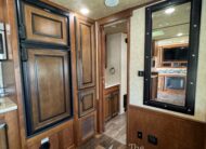 2018 BISON PREMIERE 3 HORSE W/ 19′ LIVING QUARTERS, SLIDE OUT & MORE!! $58,500