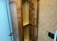 2024 ELITE 4 HORSE W/ 12’8″ OUTBACK LIVING QUARTERS, TONS OF UPGRADES, & TONS OF STORAGE!! $131,900