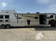 2018 BISON PREMIERE 3 HORSE W/ 19′ LIVING QUARTERS, SLIDE OUT & MORE!! $58,500