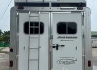 2024 ELITE 4 HORSE W/ 12’8″ OUTBACK LIVING QUARTERS, TONS OF UPGRADES, & TONS OF STORAGE!! $131,900