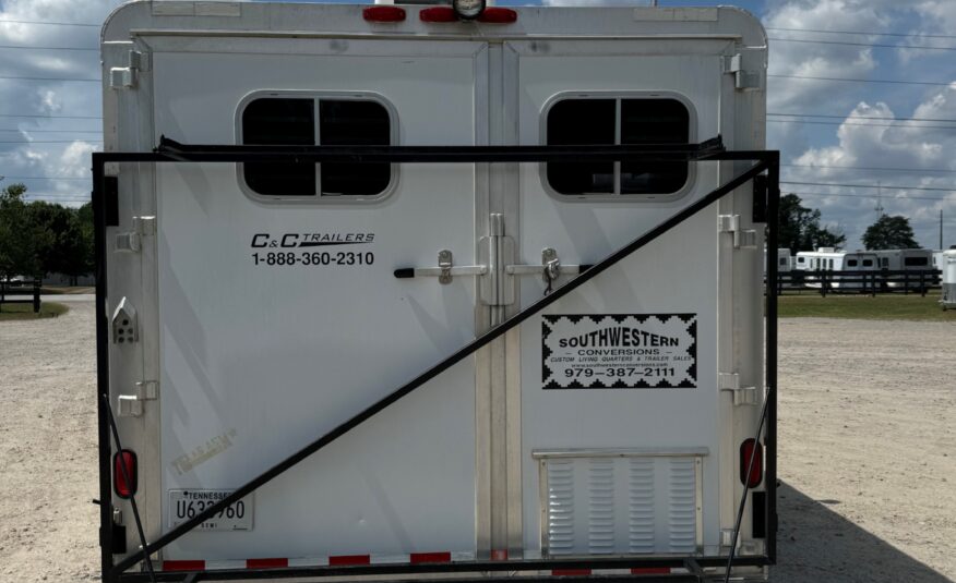2003 C&C 3 HORSE GOOSENECK WITH 12′ LIVING QUARTERS $32,500