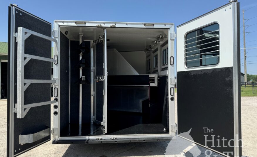 2021 LAKOTA CHARGER EDITION 3 HORSE GOOSENECK WITH 11′ LQ& SLIDE OUT! $69,900
