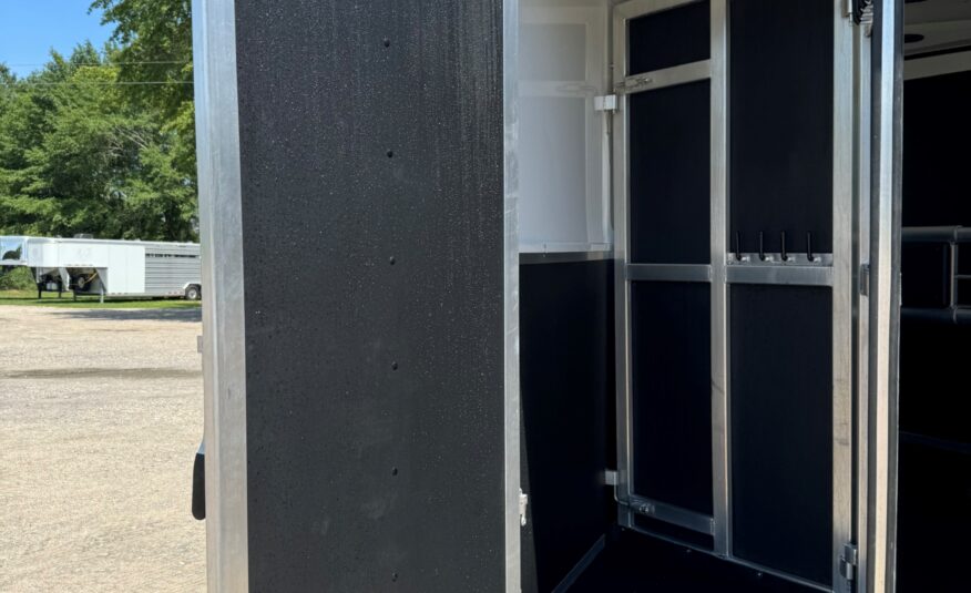 2019 SHADOW PRO SERIES 3 HORSE SLANT BUMPER PULL TRAILER! $16,900