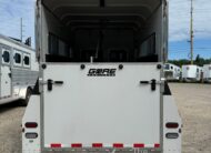 LIKE NEW 2022 GORE 2 HORSE WITH DRESSING ROOM!! $19,950