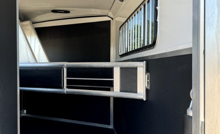 2019 SHADOW PRO SERIES 3 HORSE SLANT BUMPER PULL TRAILER! $16,900