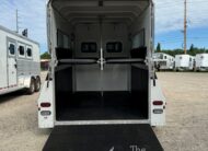 LIKE NEW 2022 GORE 2 HORSE WITH DRESSING ROOM!! $19,950
