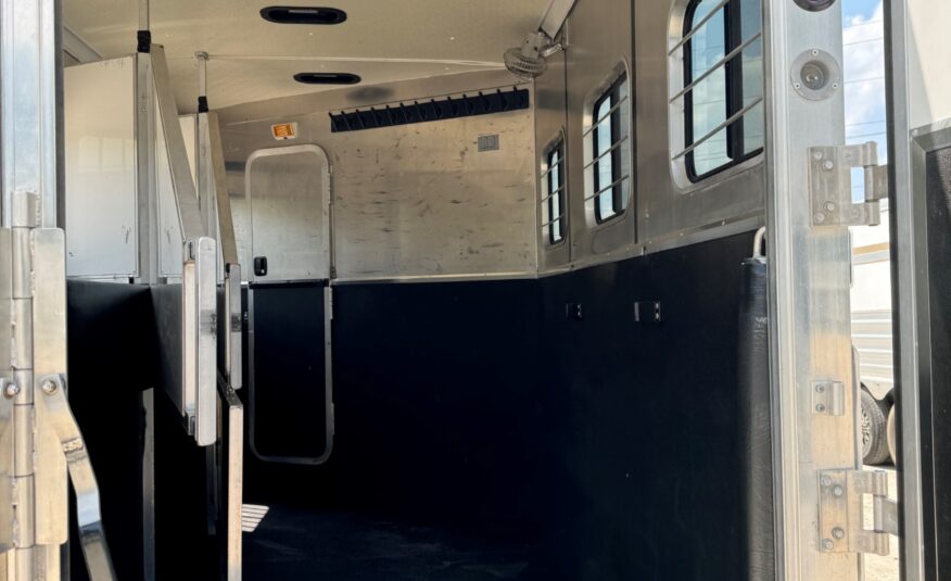 2005 KIEFERBUILT 3 HORSE w/ 12′ LIVING QUARTERS $32,900