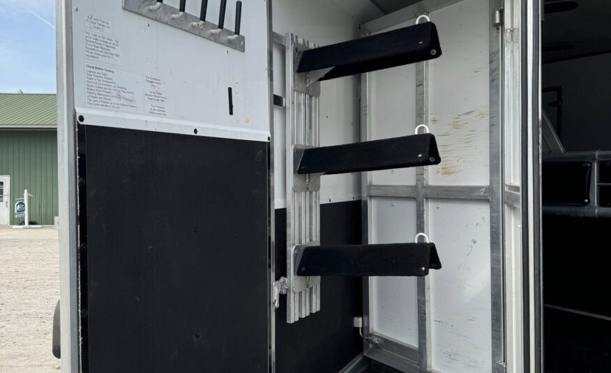 2008 SHADOW 3 HORSE SLANT LOAD LIVING QUARTERS TRAILER W/ UPGRADES! $23,500