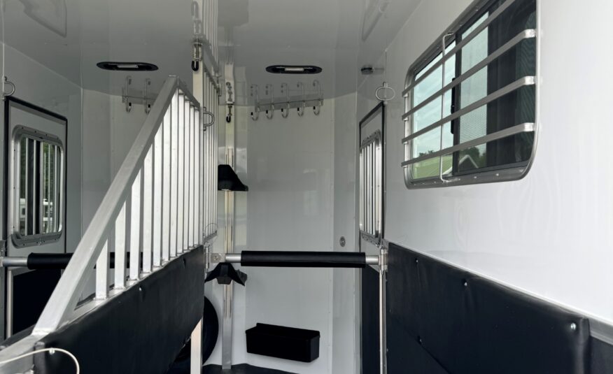 2026 KIEFERBILT KRUISER 2 HORSE BUMPER PULL NO DRESSING ROOM $18,950