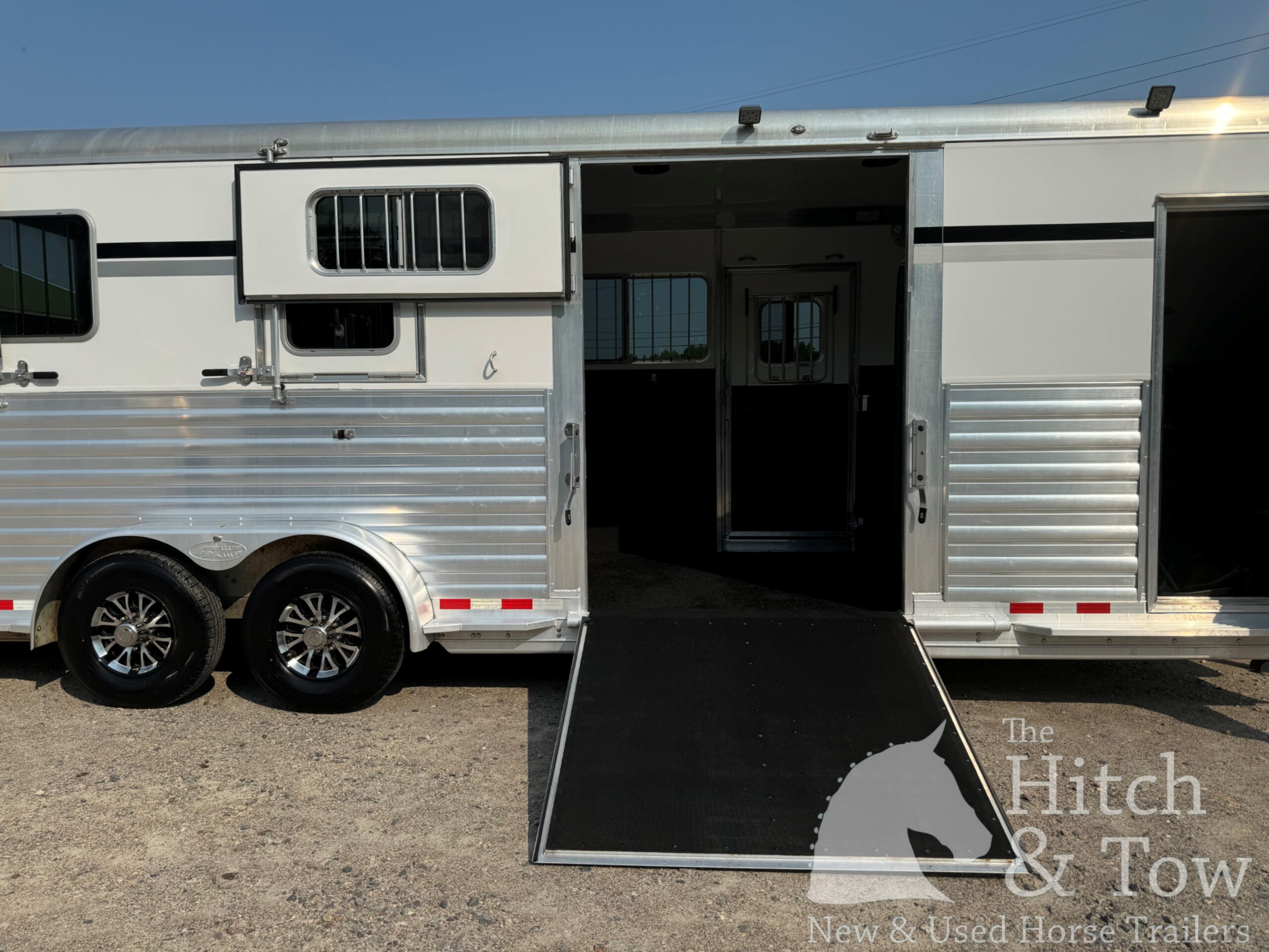 2022 4 STAR 2+1 W/ WERM, 10′ BOX STALL, 5′ DRESSING ROOM & MORE!! $67,500