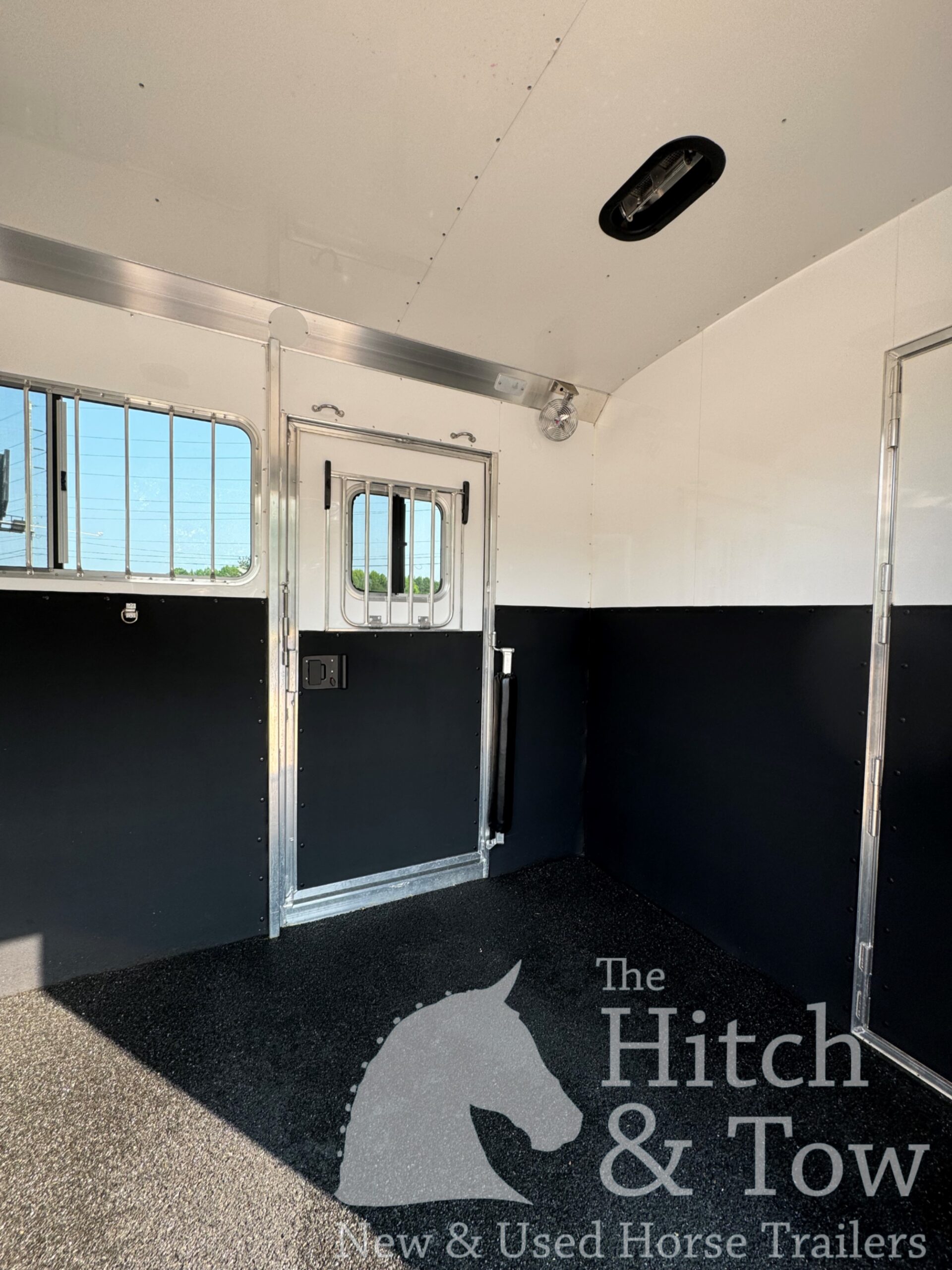 2022 4 STAR 2+1 W/ WERM, 10′ BOX STALL, 5′ DRESSING ROOM & MORE!! $67,500