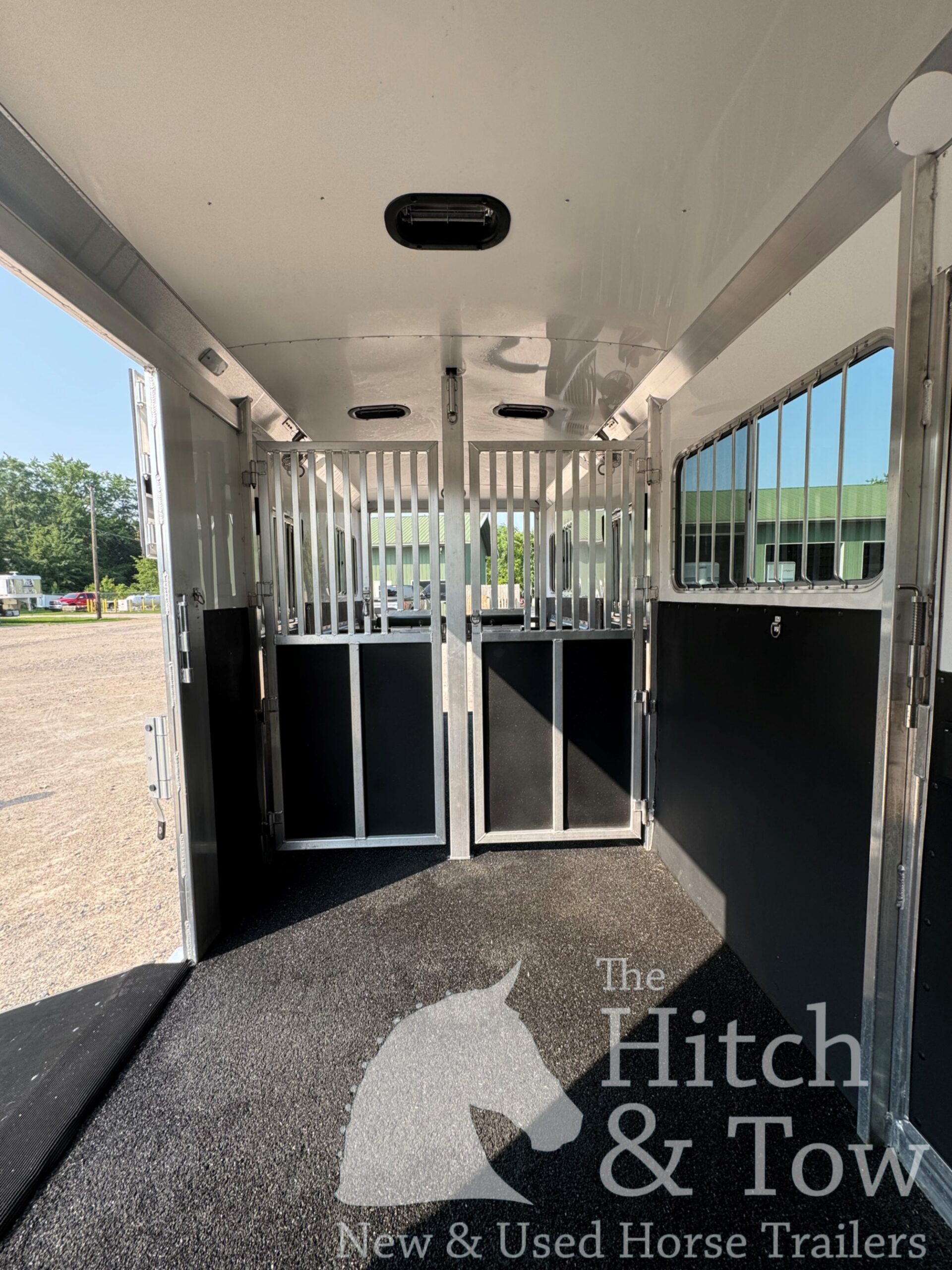 2022 4 STAR 2+1 W/ WERM, 10′ BOX STALL, 5′ DRESSING ROOM & MORE!! $67,500