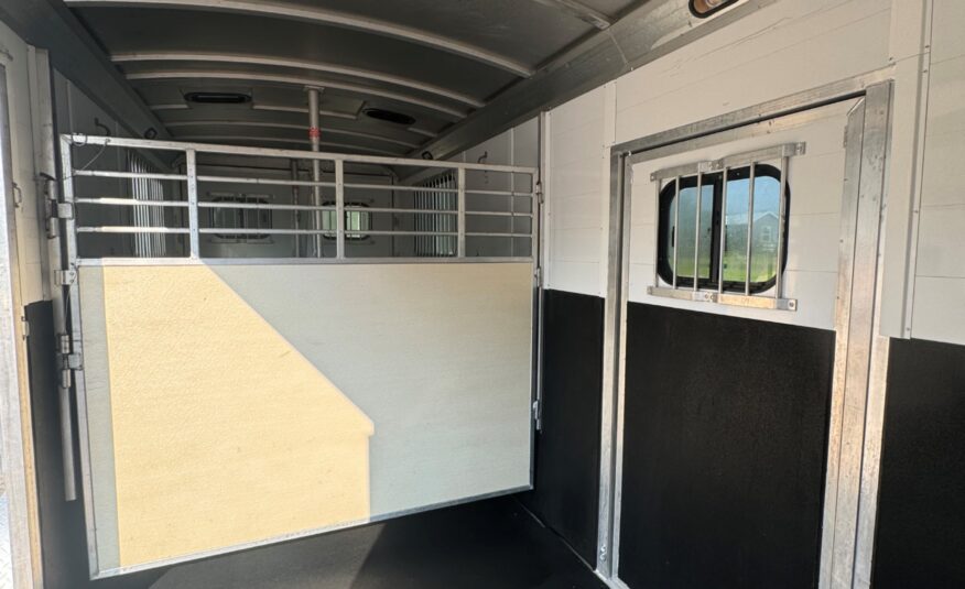 2004 JAMCO 2+1 GOOSENECK TRAILER $33,900