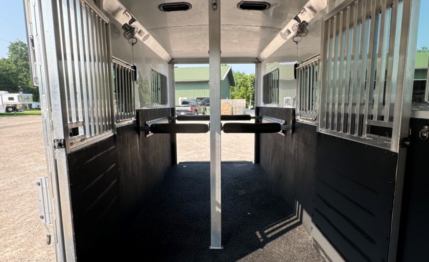 2022 4 STAR 2+1 W/ WERM, 10′ BOX STALL, 5′ DRESSING ROOM & MORE!! $67,500