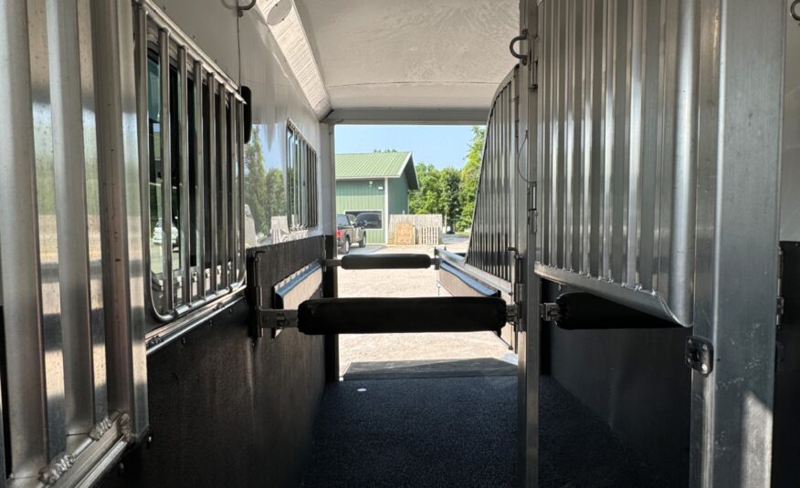 2022 4 STAR 2+1 W/ WERM, 10′ BOX STALL, 5′ DRESSING ROOM & MORE!! $67,500