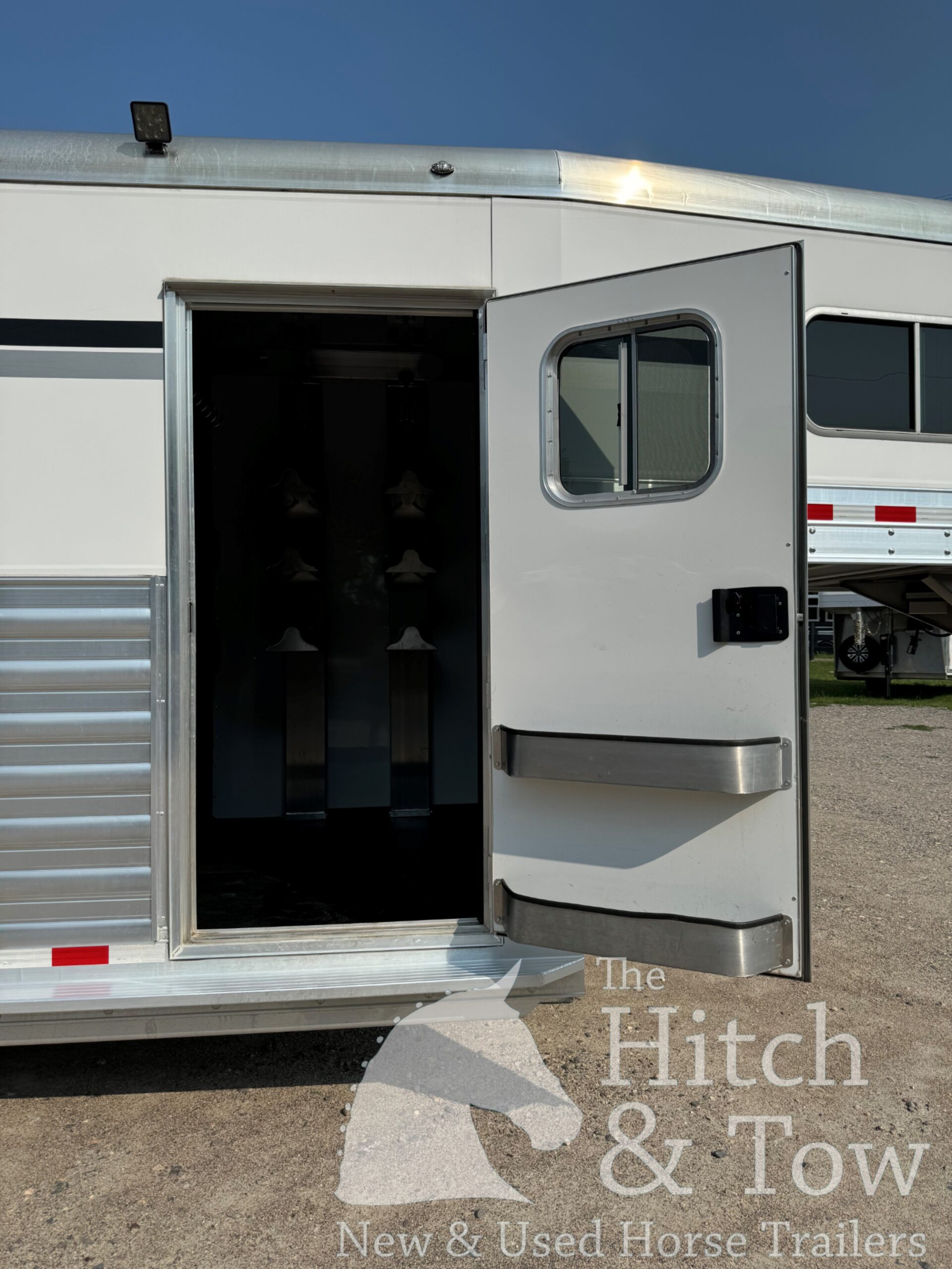 2022 4 STAR 2+1 W/ WERM, 10′ BOX STALL, 5′ DRESSING ROOM & MORE!! $67,500