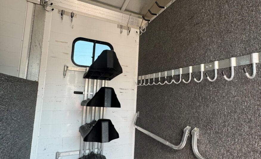 2004 JAMCO 2+1 GOOSENECK TRAILER $33,900