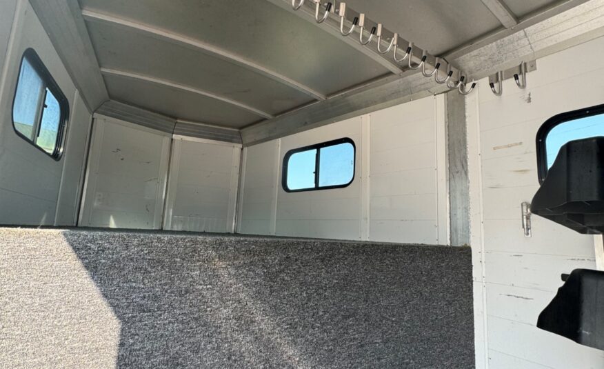 2004 JAMCO 2+1 GOOSENECK TRAILER $33,900