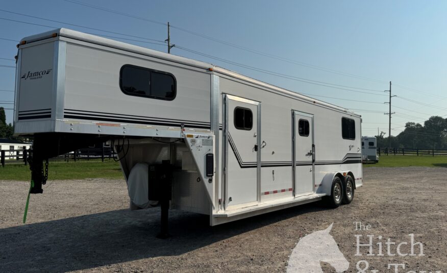 2004 JAMCO 2+1 GOOSENECK TRAILER $33,900