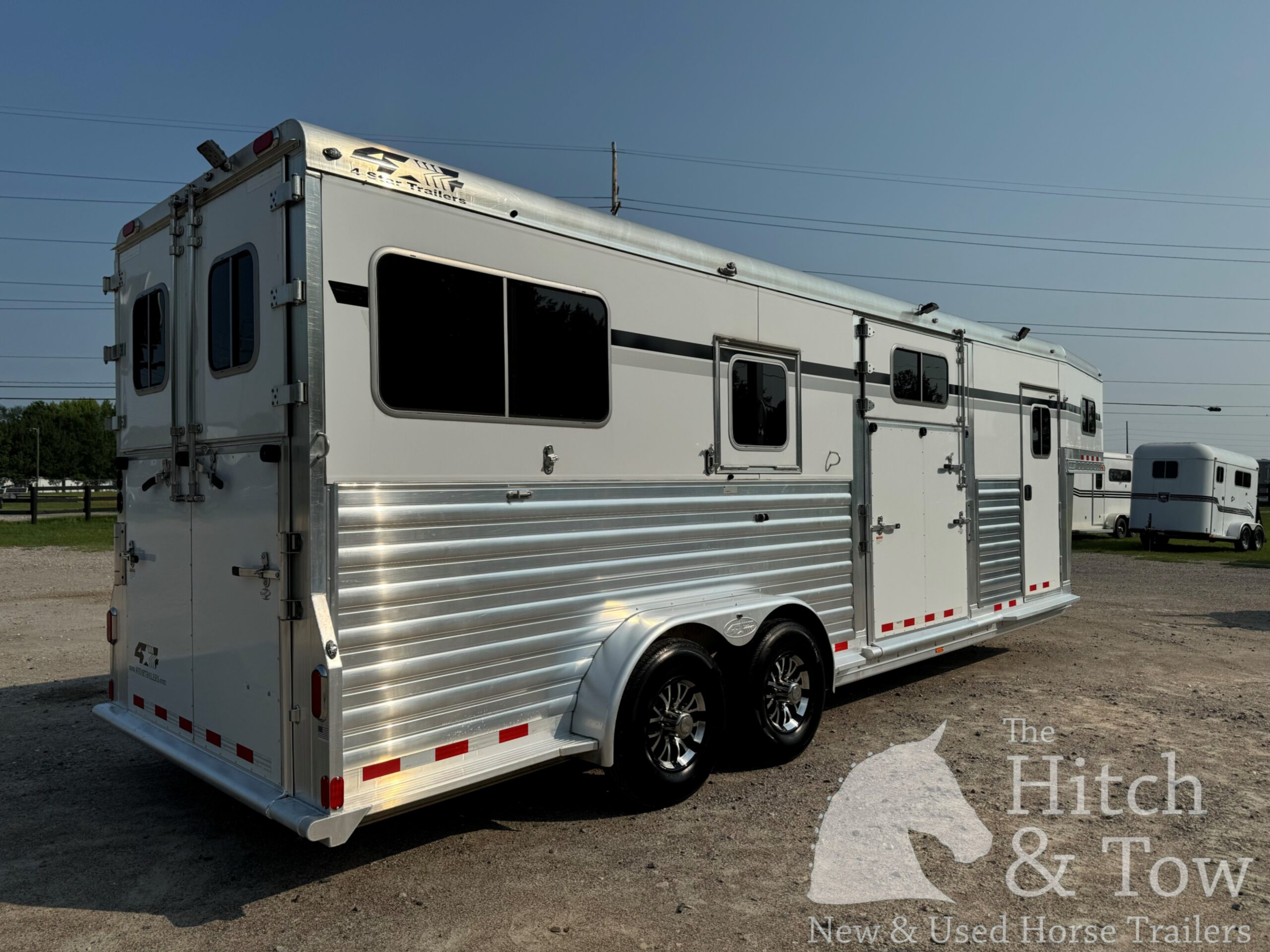 2022 4 STAR 2+1 W/ WERM, 10′ BOX STALL, 5′ DRESSING ROOM & MORE!! $67,500