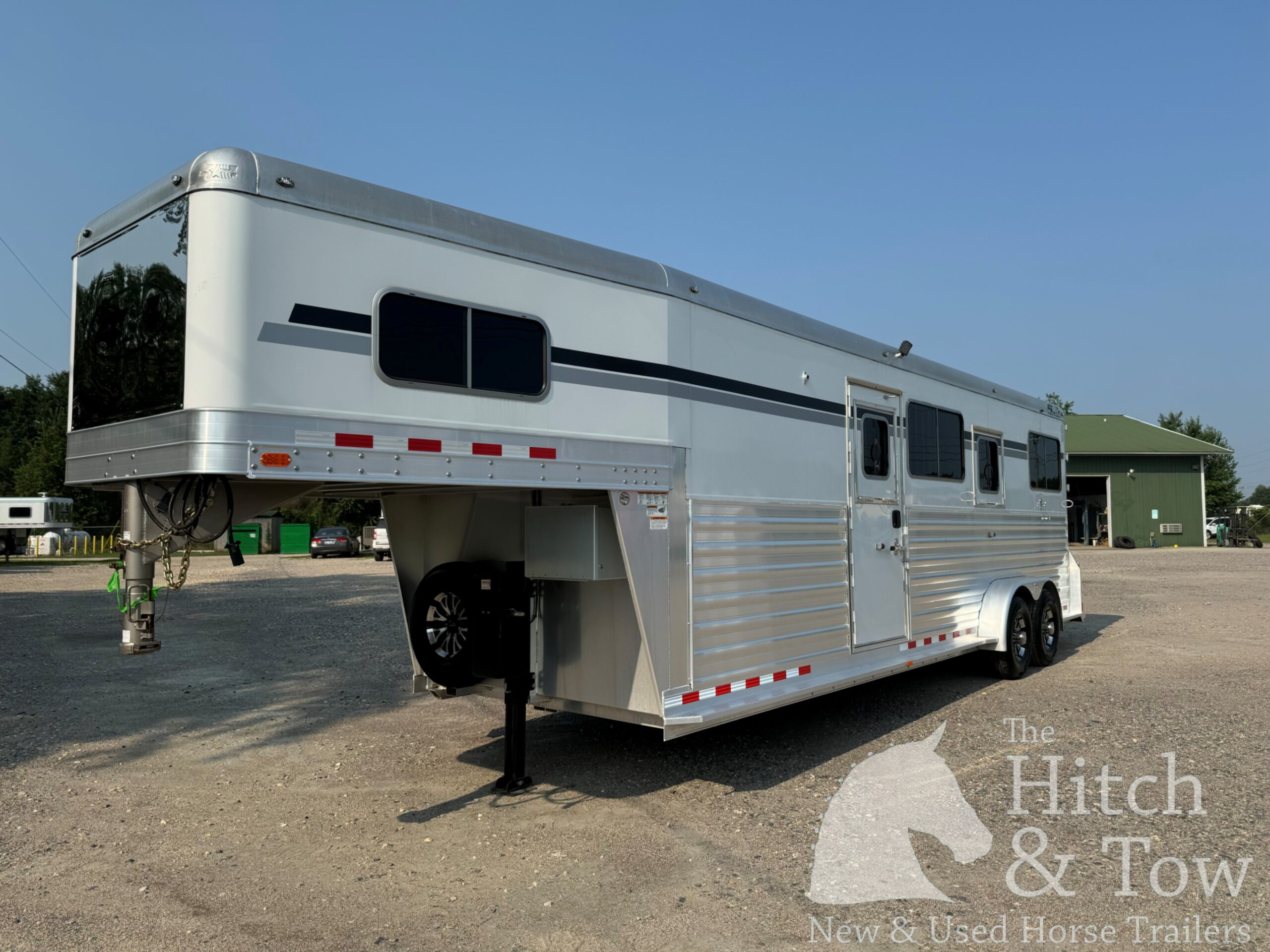 2022 4 STAR 2+1 W/ WERM, 10′ BOX STALL, 5′ DRESSING ROOM & MORE!! $67,500