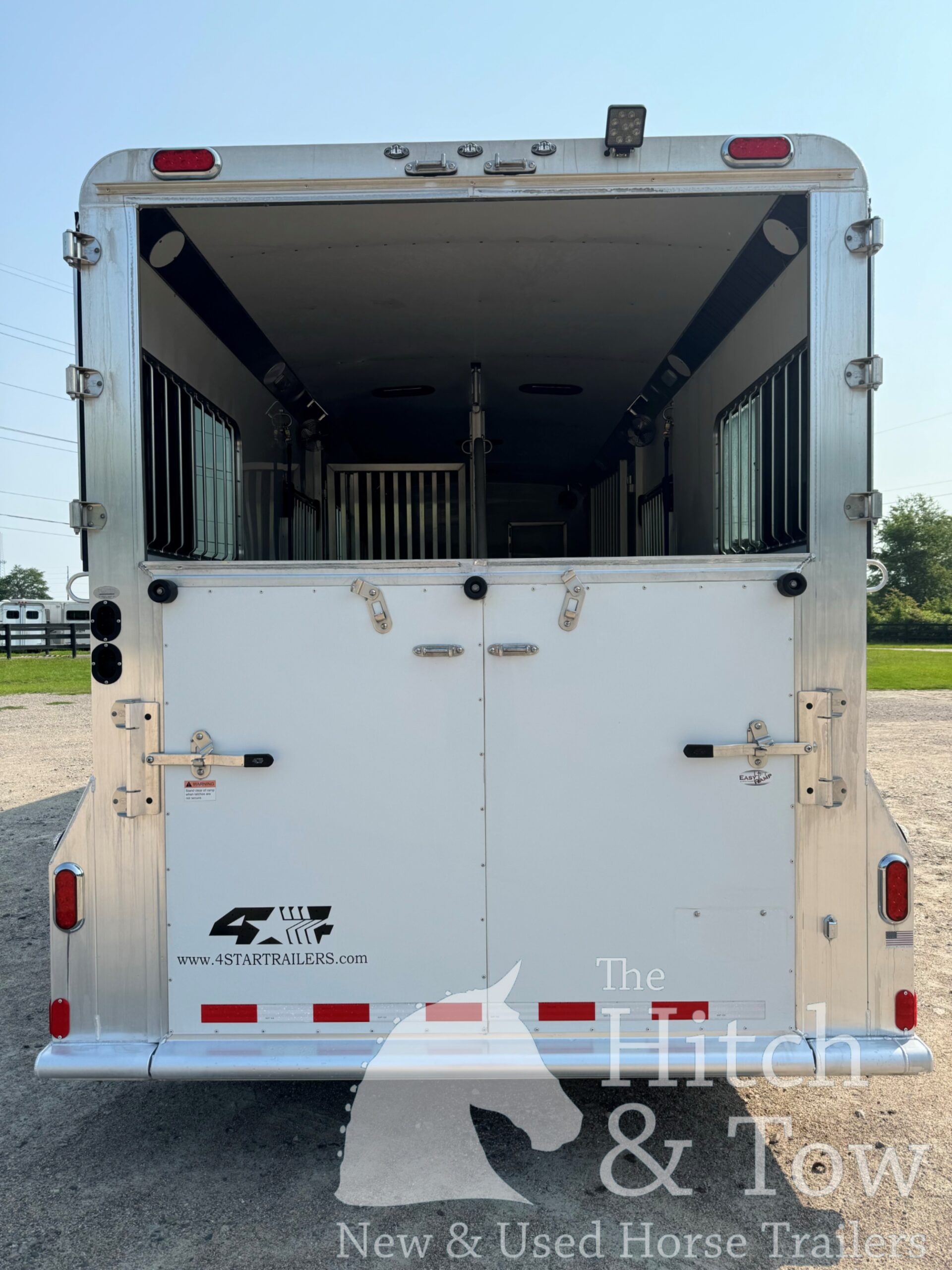 2022 4 STAR 2+1 W/ WERM, 10′ BOX STALL, 5′ DRESSING ROOM & MORE!! $67,500