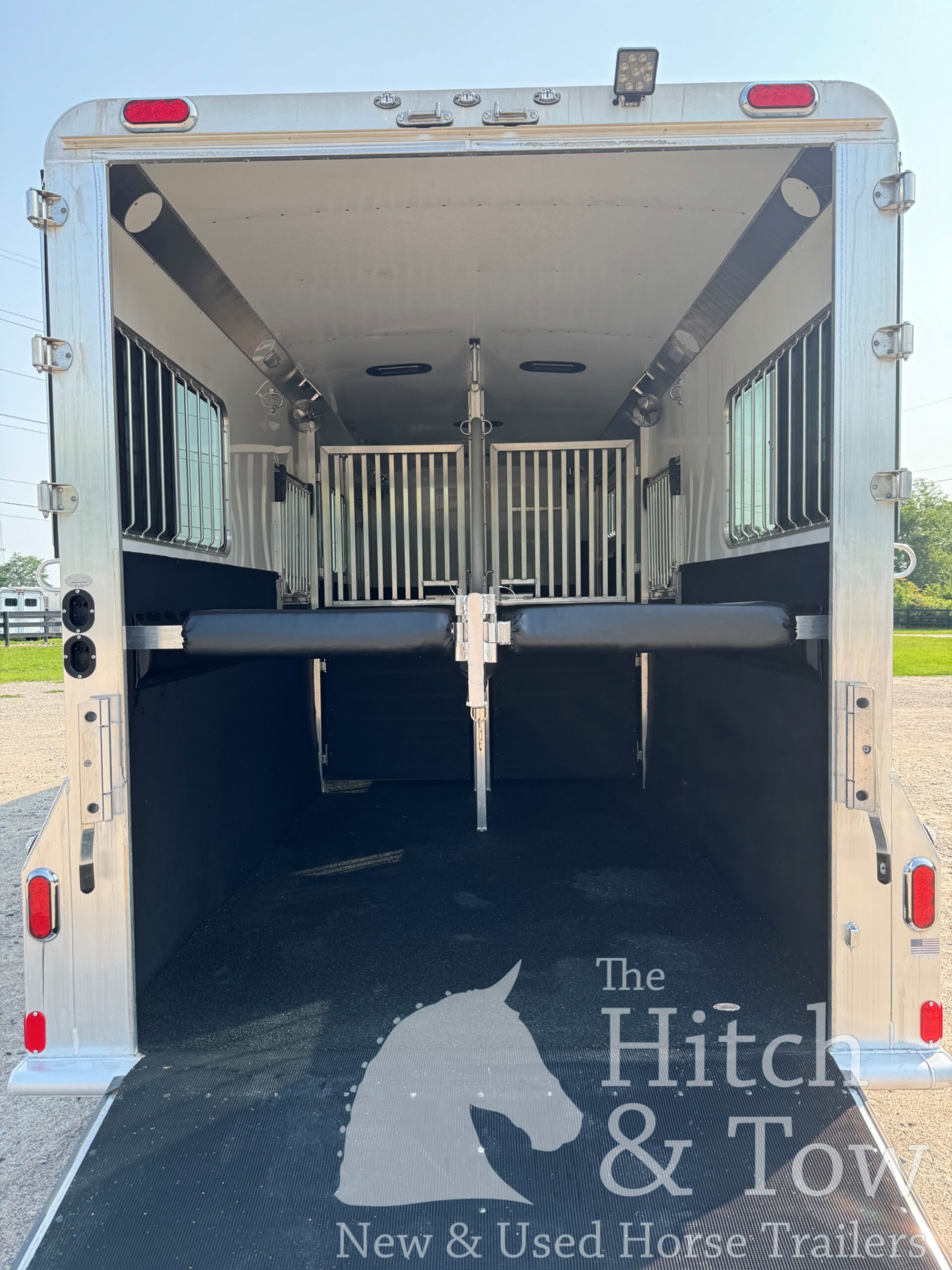 2022 4 STAR 2+1 W/ WERM, 10′ BOX STALL, 5′ DRESSING ROOM & MORE!! $67,500