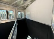 2017 FEATHERLITE 2 HORSE SLANT BUMPER PULL W/ LARGE DRESSING ROOM $20,900