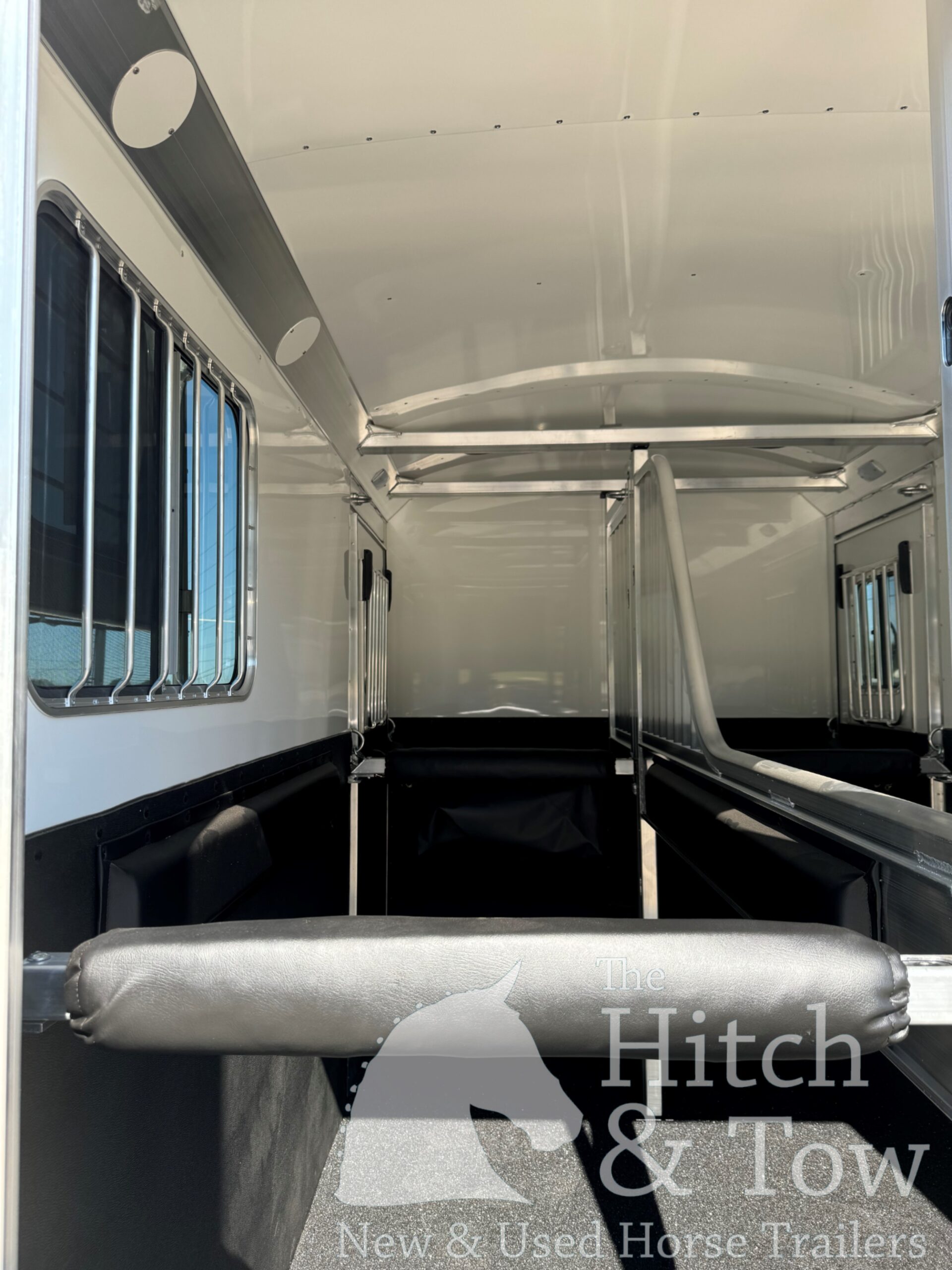 2025 4 STAR 2 HORSE GOOSENECK W/ UPGRADES! $43,900