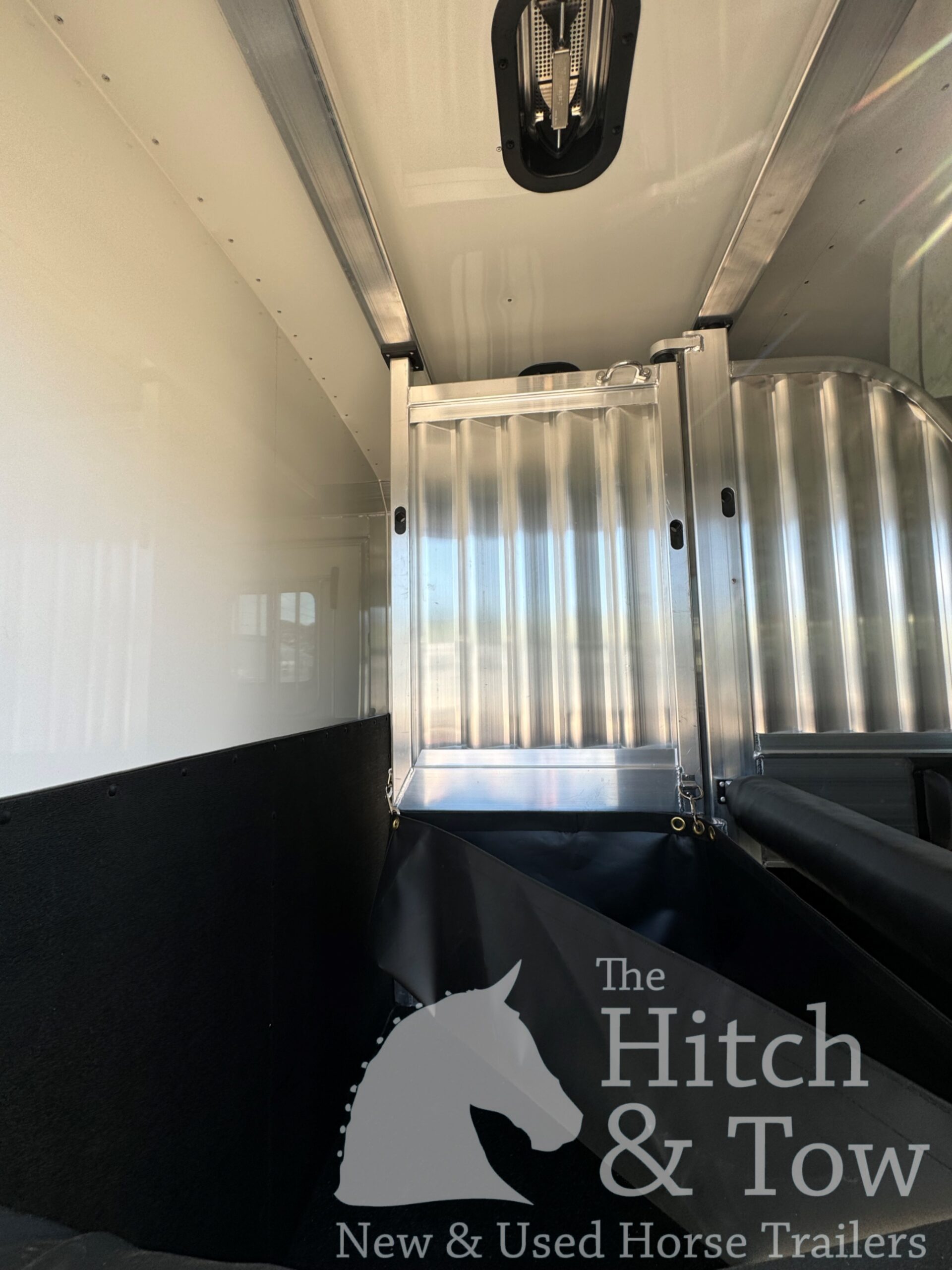 2025 4 STAR 2 HORSE GOOSENECK W/ UPGRADES! $43,900