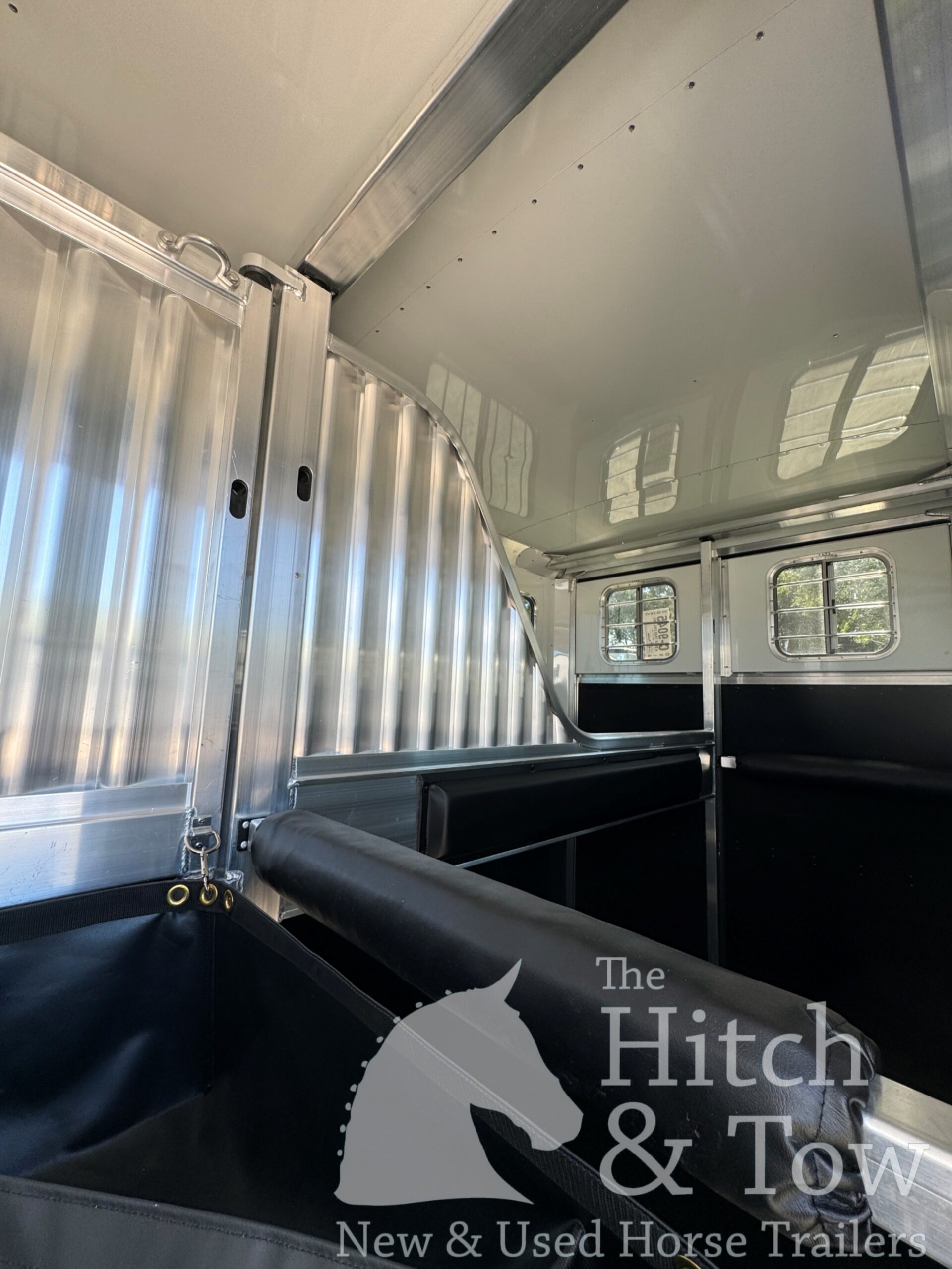 2025 4 STAR 2 HORSE GOOSENECK W/ UPGRADES! $43,900