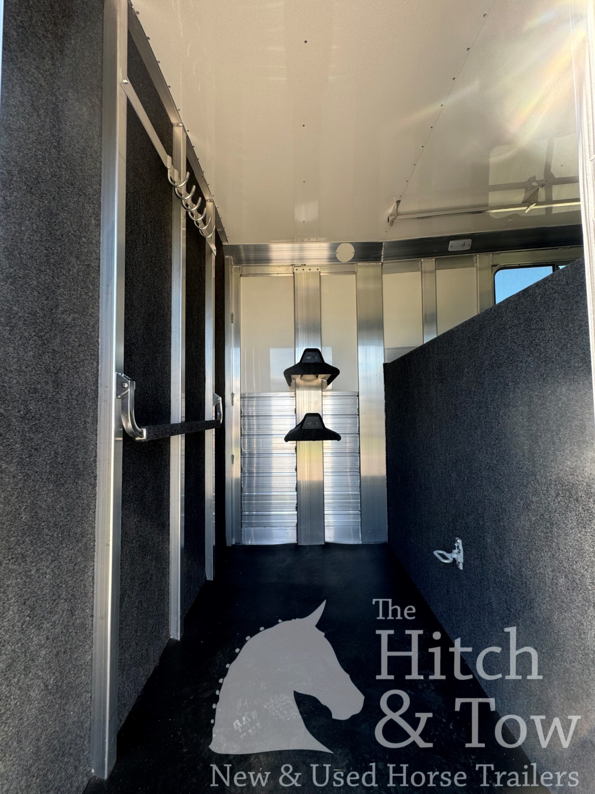 2025 4 STAR 2 HORSE GOOSENECK W/ UPGRADES! $43,900