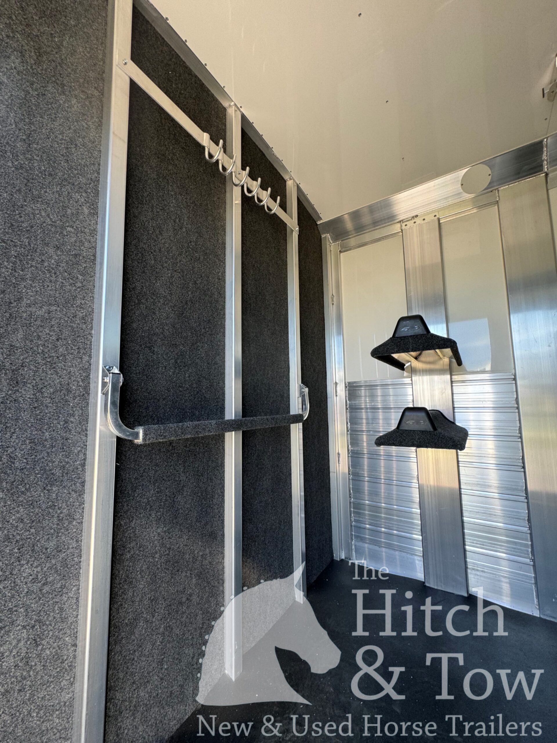 2025 4 STAR 2 HORSE GOOSENECK W/ UPGRADES! $43,900