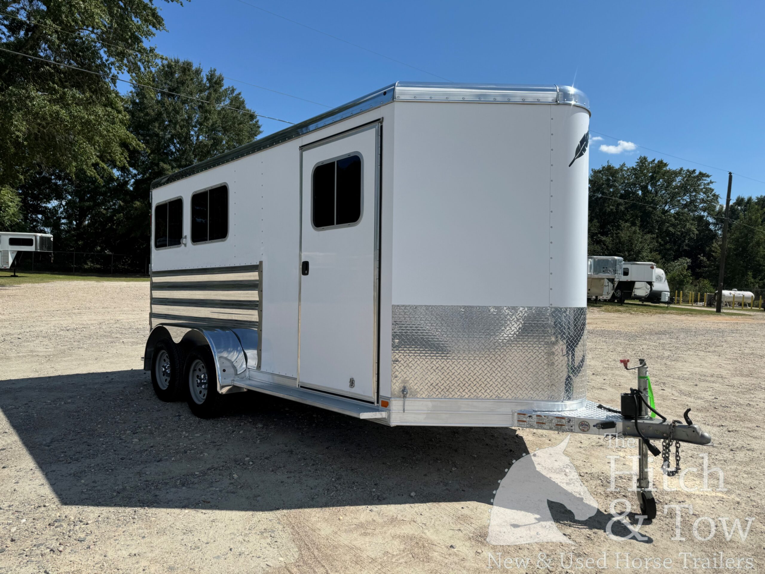 2017 FEATHERLITE 2 HORSE SLANT BUMPER PULL W/ LARGE DRESSING ROOM $20,900