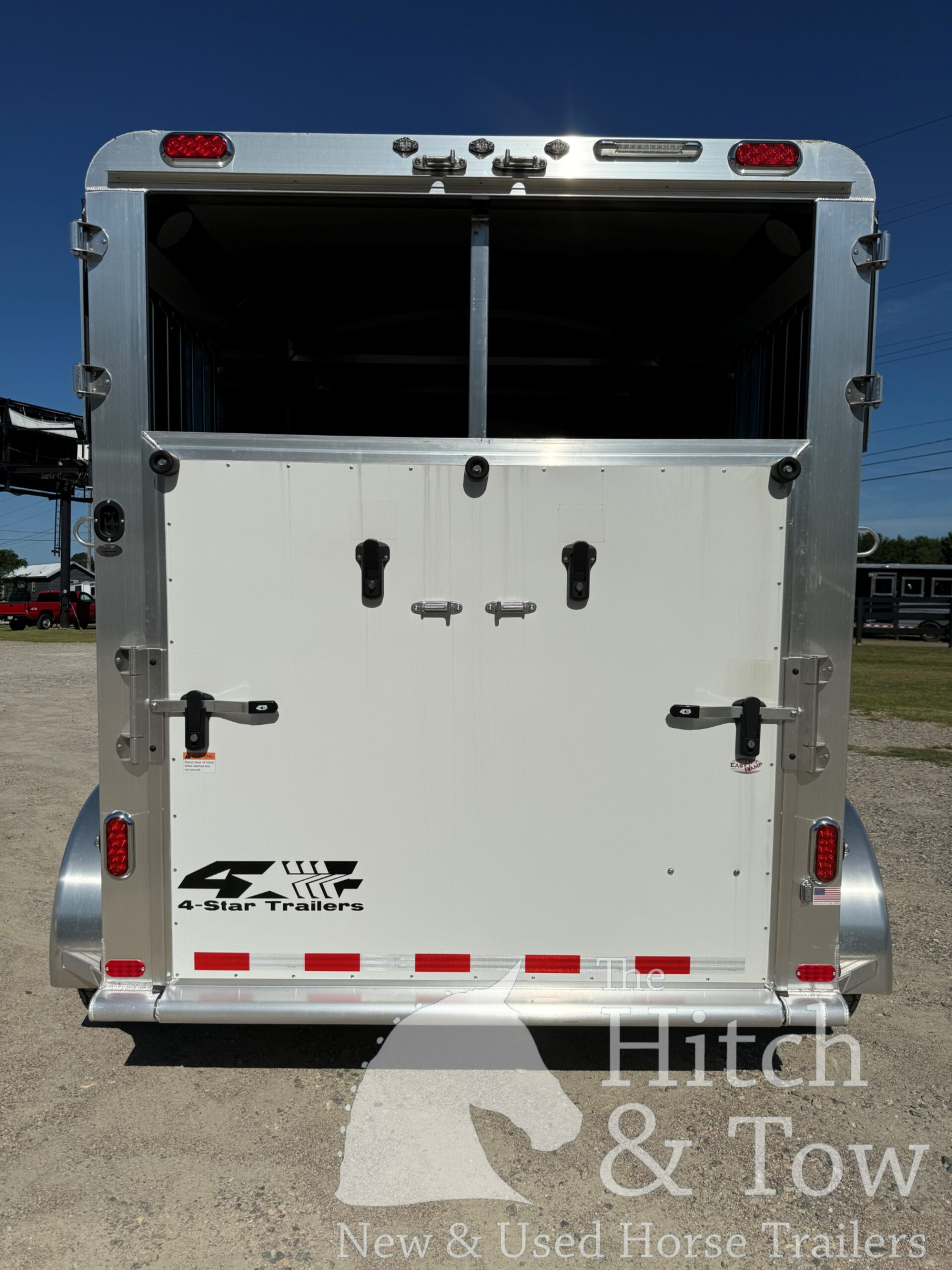 2025 4 STAR 2 HORSE GOOSENECK W/ UPGRADES! $43,900