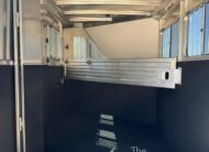 2017 FEATHERLITE 2 HORSE SLANT BUMPER PULL W/ LARGE DRESSING ROOM $20,900