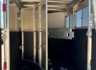 2017 FEATHERLITE 2 HORSE SLANT BUMPER PULL W/ LARGE DRESSING ROOM $20,900