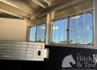 2017 FEATHERLITE 2 HORSE SLANT BUMPER PULL W/ LARGE DRESSING ROOM $20,900