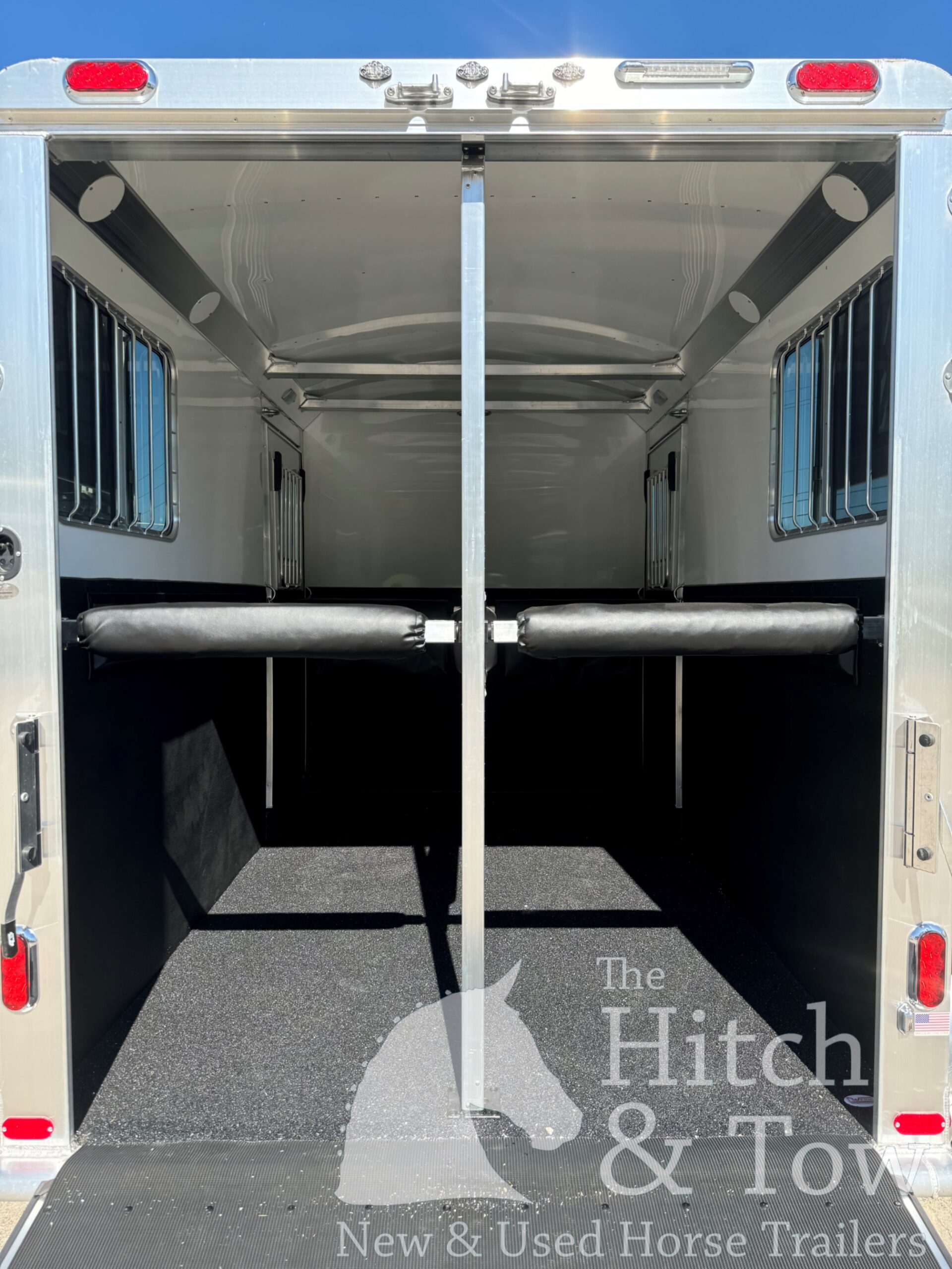 2025 4 STAR 2 HORSE GOOSENECK W/ UPGRADES! $43,900