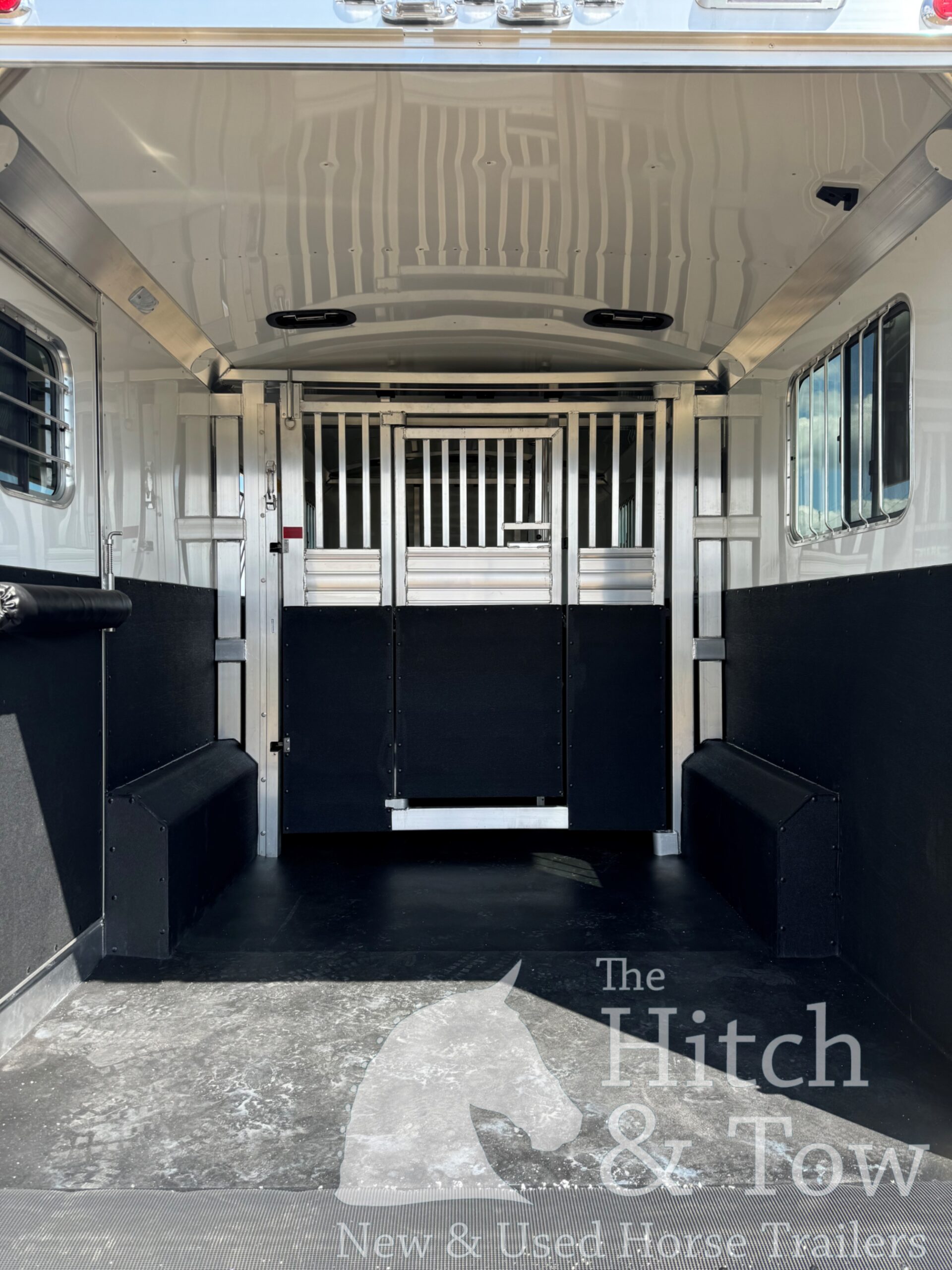 2026 4 STAR REVERSE LOAD 3+1 W/ 5′ DRESSING ROOM & UPGRADES! $71,995