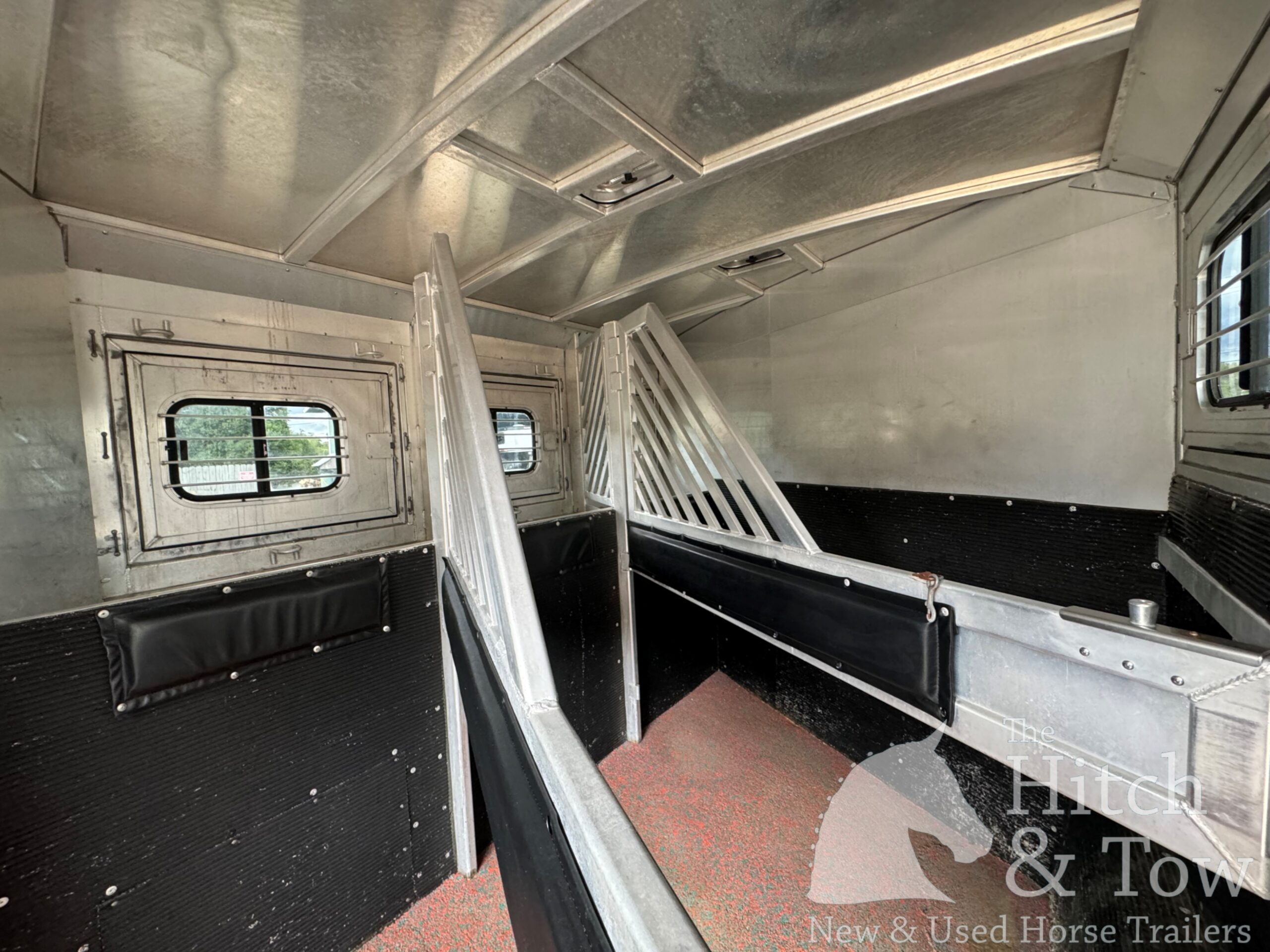 2003 BLOOMER 3 HORSE GOOSENECK W/ 12′ LQ $39,000