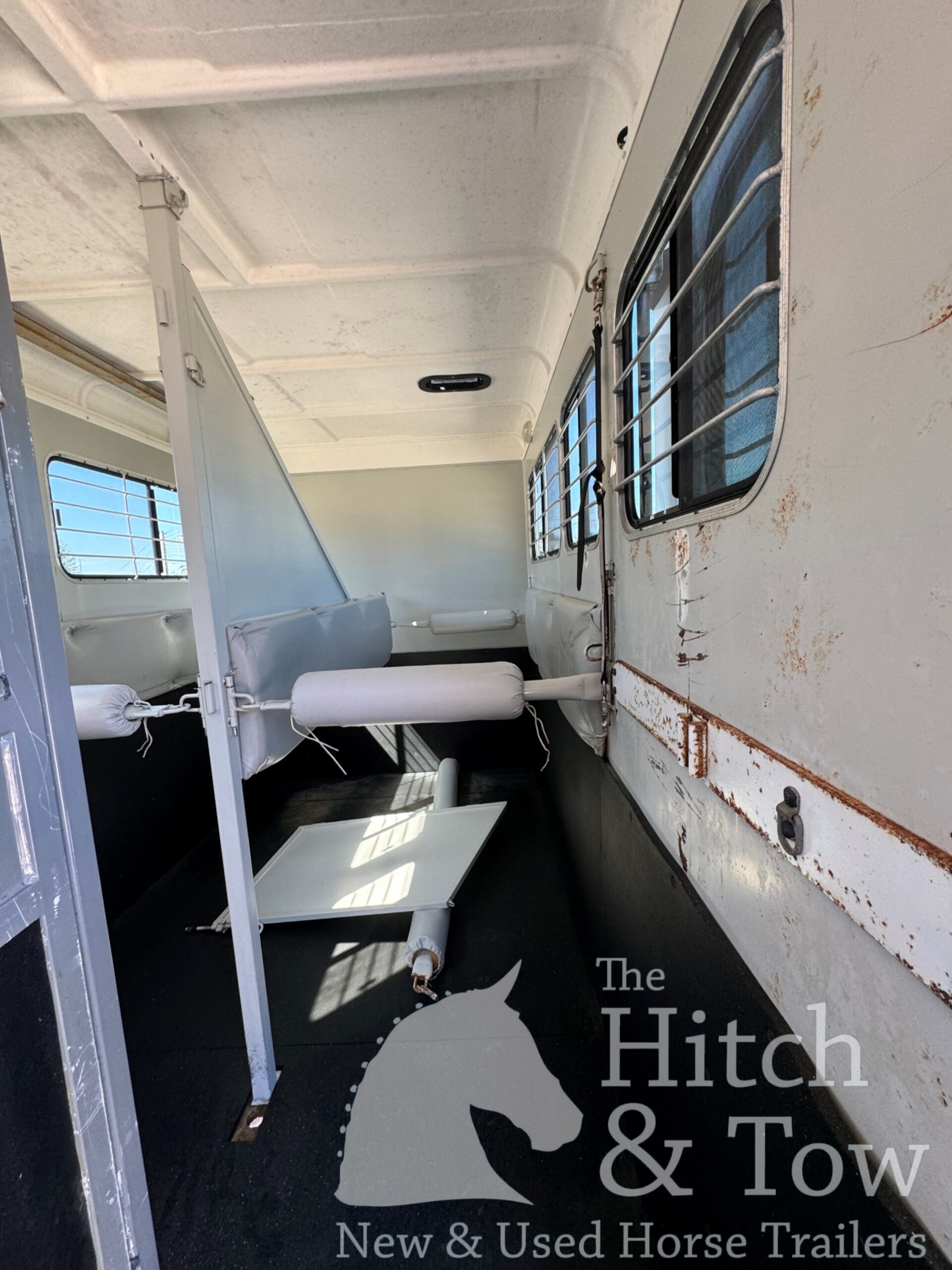 2017 EQUISPIRIT 4 HORSE HEAD TO HEAD TRAILER $42,900