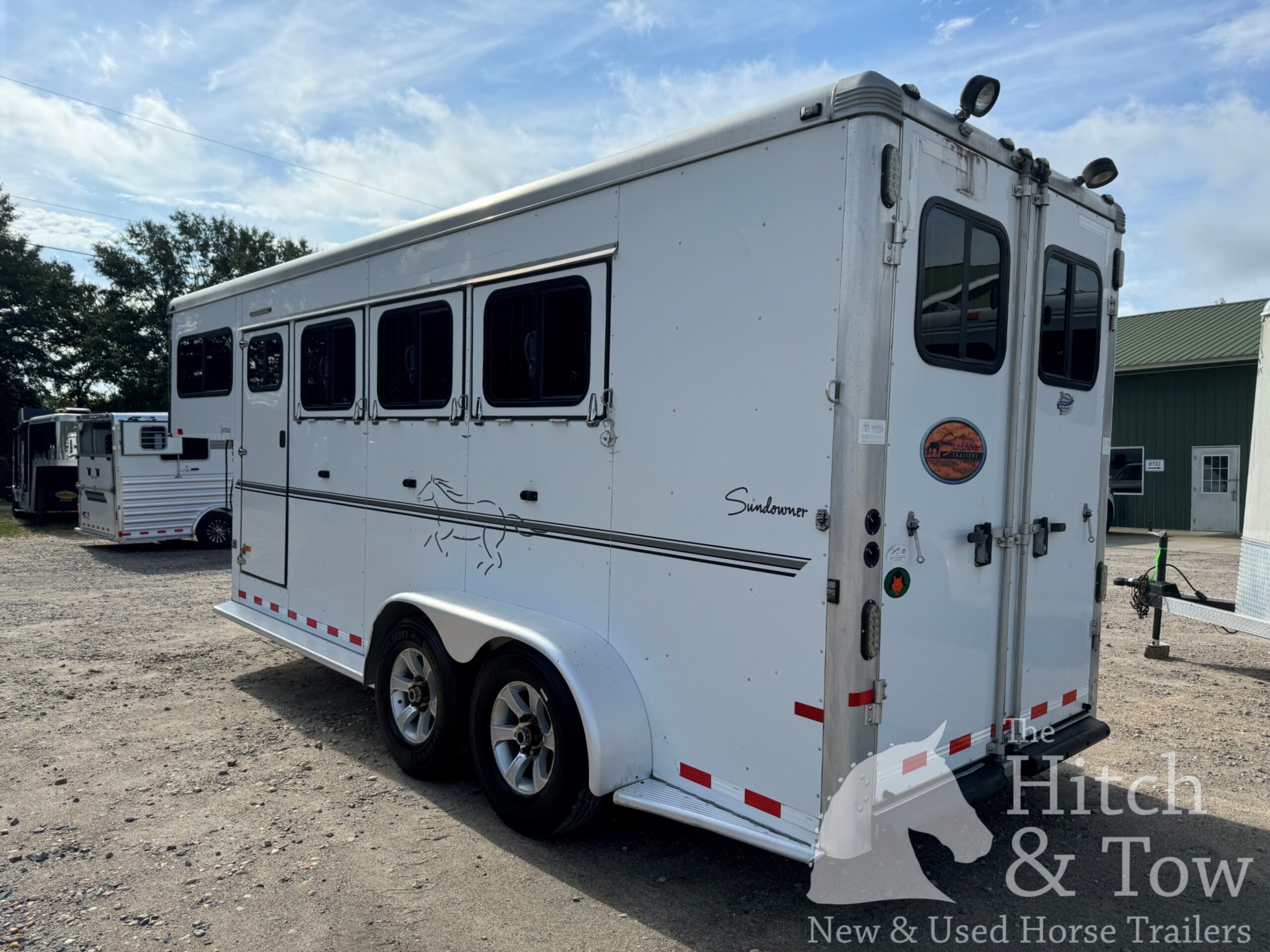 2014 SUNDOWNER SPORTMAN 3 HORSE GOOSENECK! $20,500