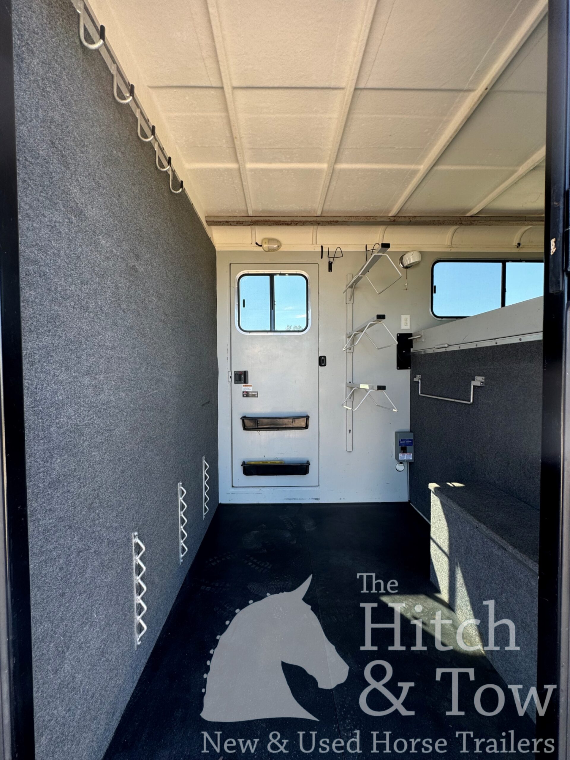 2017 EQUISPIRIT 4 HORSE HEAD TO HEAD TRAILER $42,900