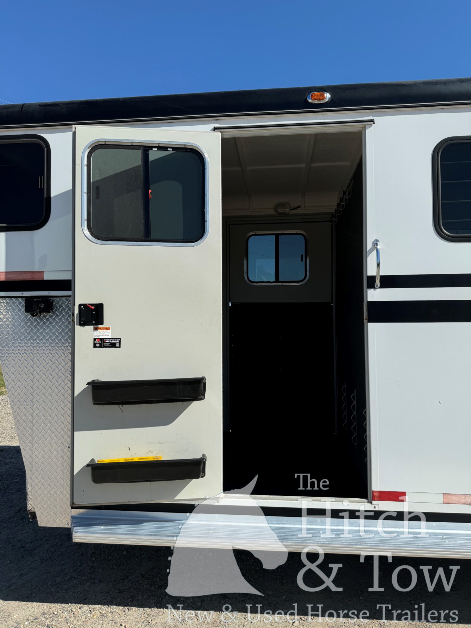 2017 EQUISPIRIT 4 HORSE HEAD TO HEAD TRAILER $42,900