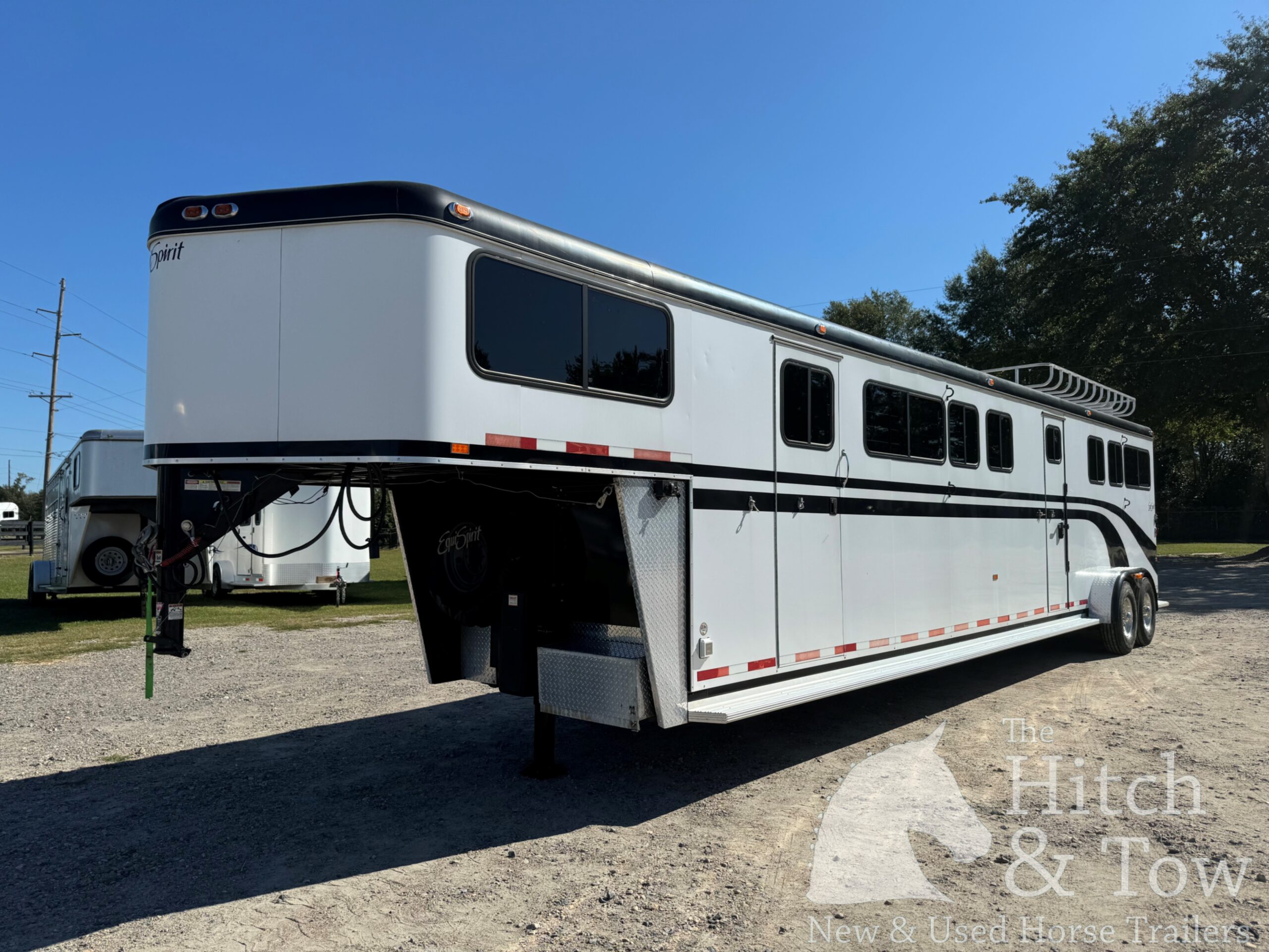 2017 EQUISPIRIT 4 HORSE HEAD TO HEAD TRAILER $42,900