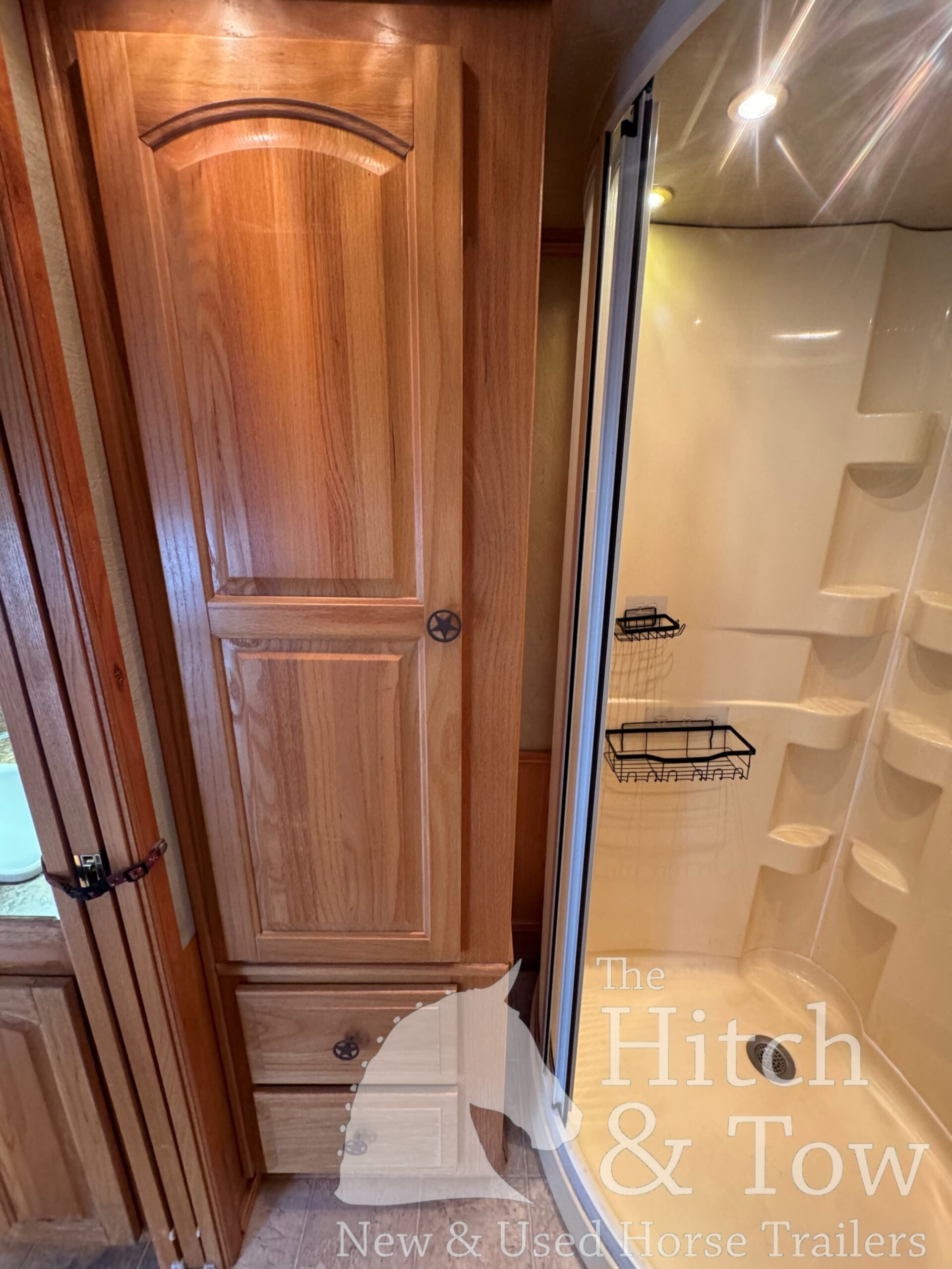 2003 BLOOMER 3 HORSE GOOSENECK W/ 12′ LQ $39,000